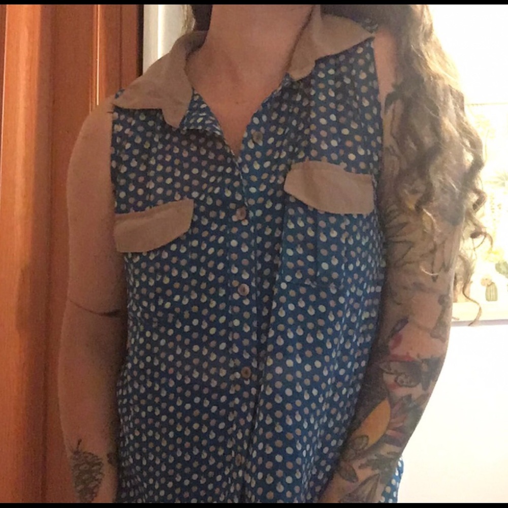 Blouse blue with polka dots